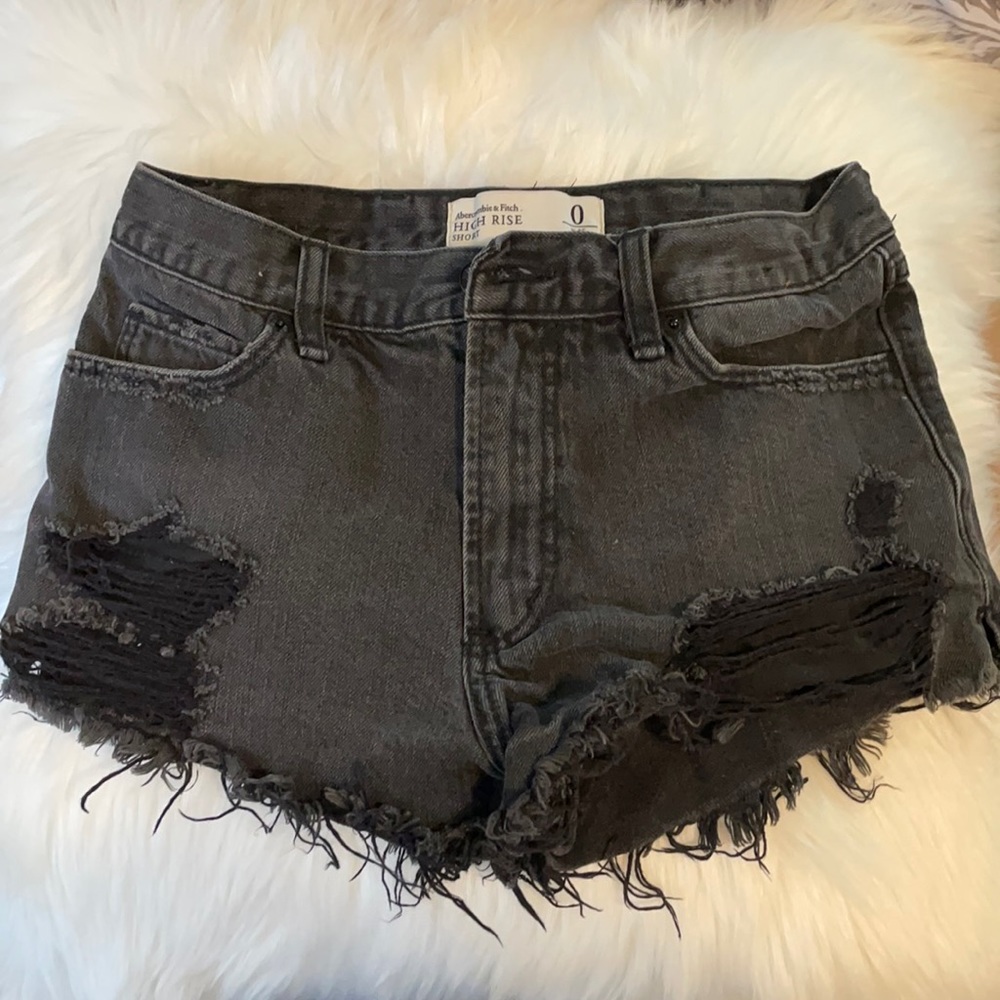 Abercrombie & Fitch High Rise Distressed Shorts 25